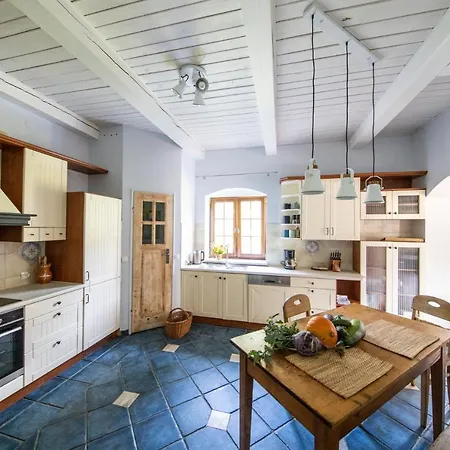 Blossom Hill Lägenhet Lecze